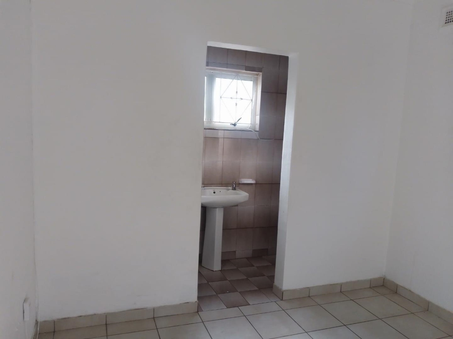 4 Bedroom Property for Sale in La Mercy KwaZulu-Natal