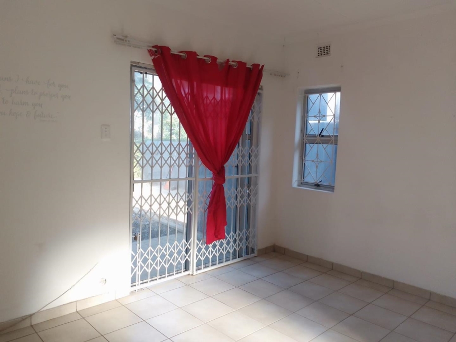4 Bedroom Property for Sale in La Mercy KwaZulu-Natal