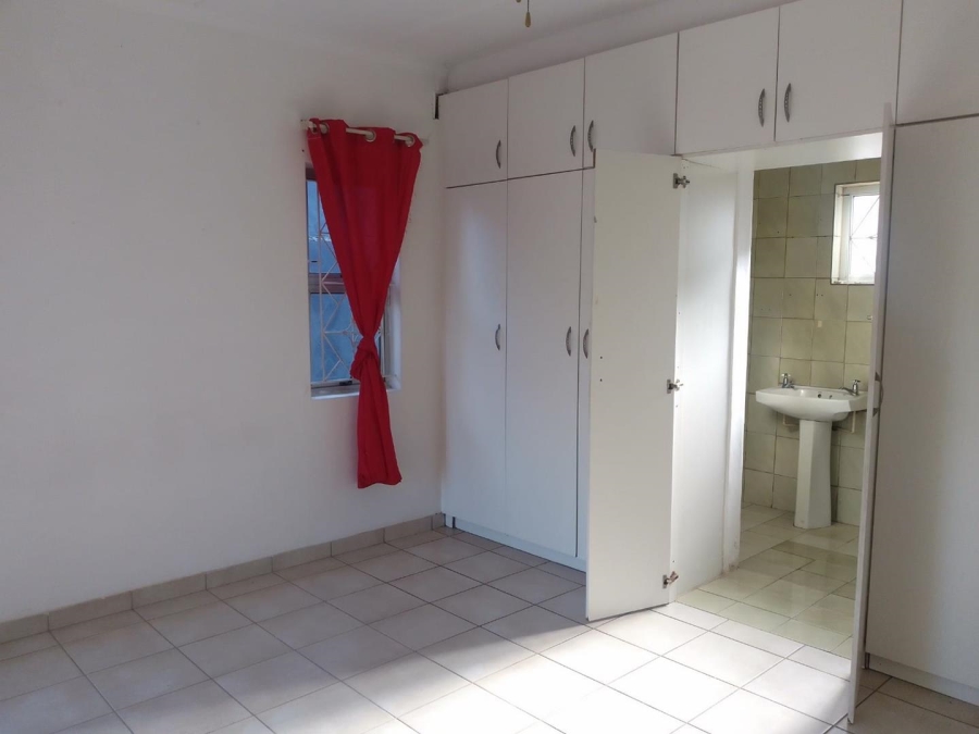 4 Bedroom Property for Sale in La Mercy KwaZulu-Natal