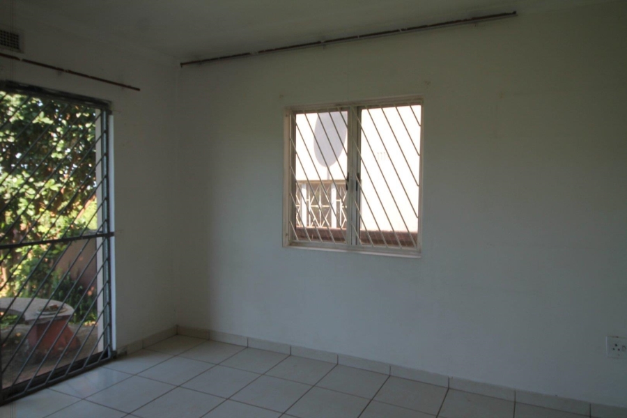 4 Bedroom Property for Sale in La Mercy KwaZulu-Natal