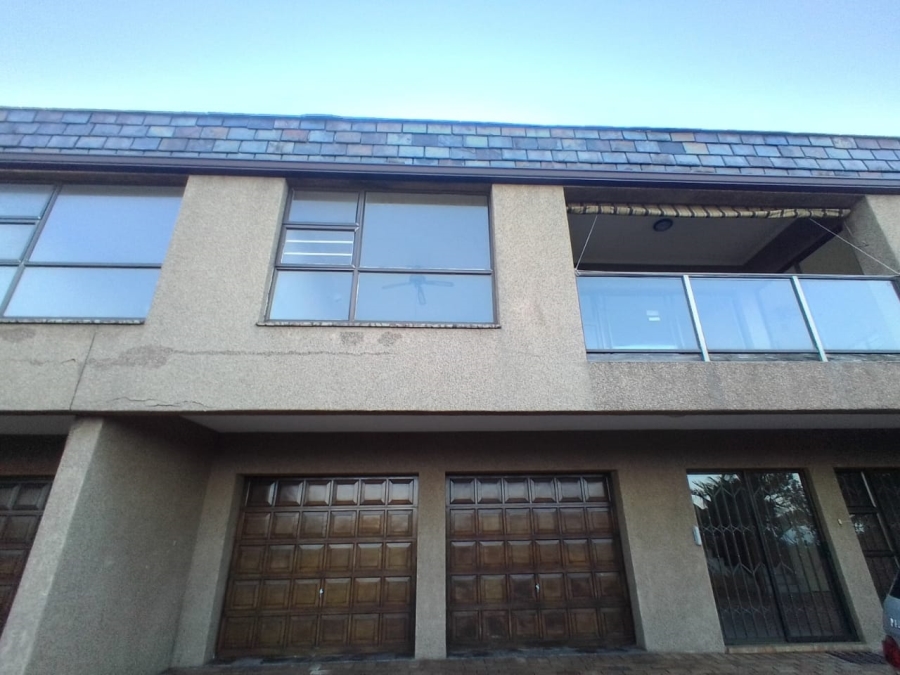 5 Bedroom Property for Sale in La Mercy KwaZulu-Natal