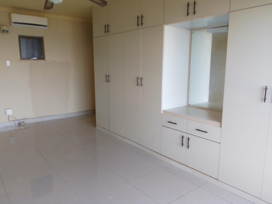 5 Bedroom Property for Sale in La Mercy KwaZulu-Natal