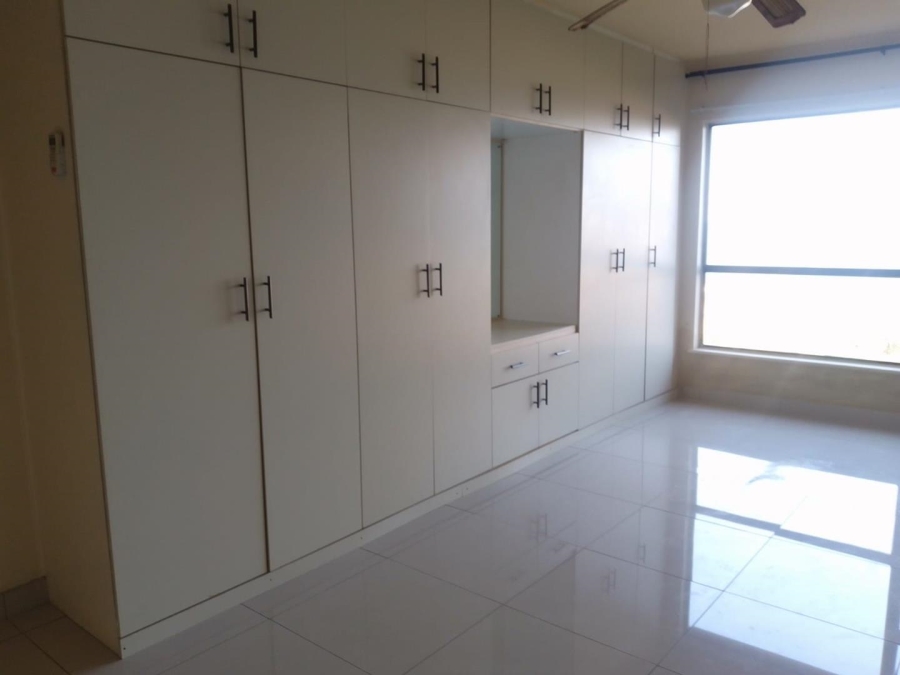 5 Bedroom Property for Sale in La Mercy KwaZulu-Natal