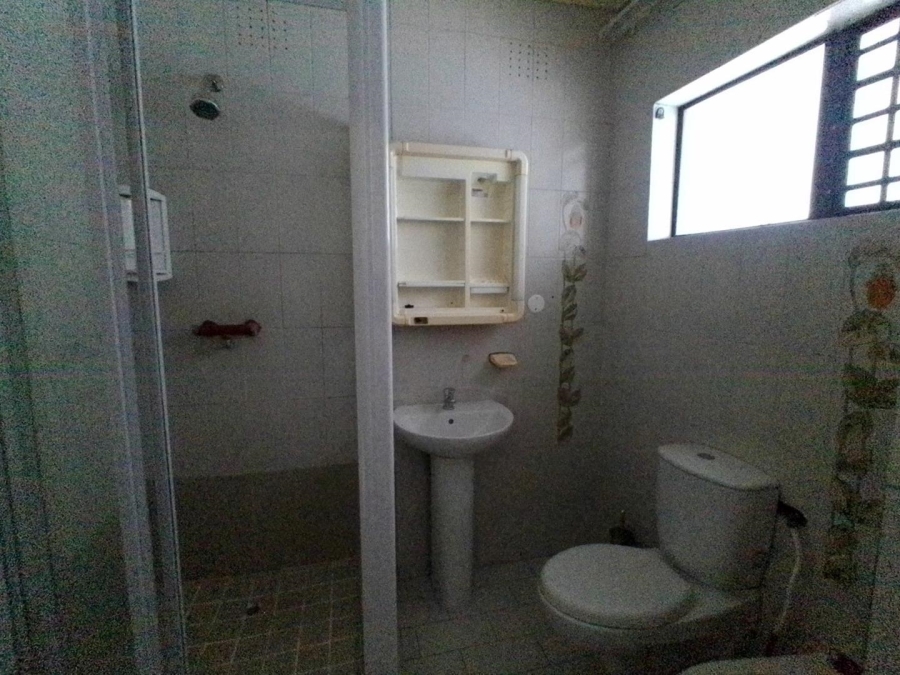 5 Bedroom Property for Sale in La Mercy KwaZulu-Natal