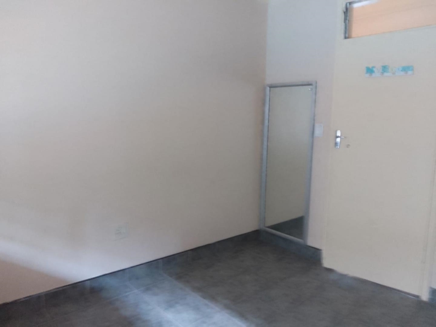 5 Bedroom Property for Sale in La Mercy KwaZulu-Natal