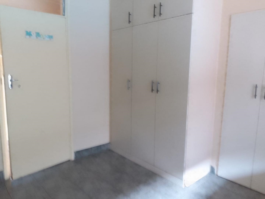 5 Bedroom Property for Sale in La Mercy KwaZulu-Natal