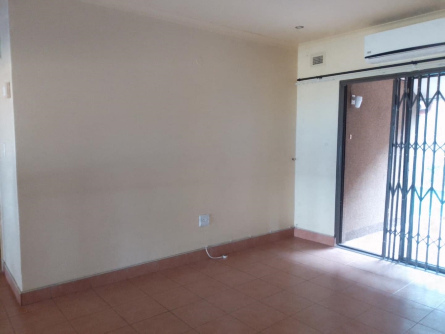 5 Bedroom Property for Sale in La Mercy KwaZulu-Natal