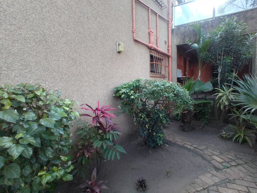 5 Bedroom Property for Sale in La Mercy KwaZulu-Natal