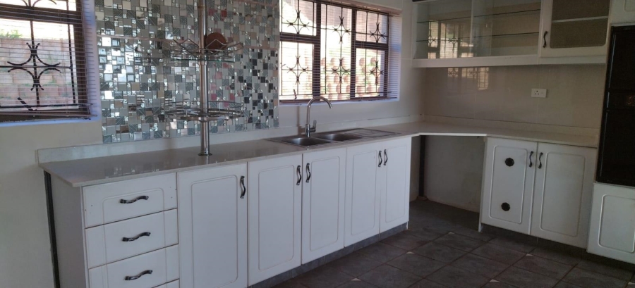 To Let 4 Bedroom Property for Rent in La Mercy KwaZulu-Natal