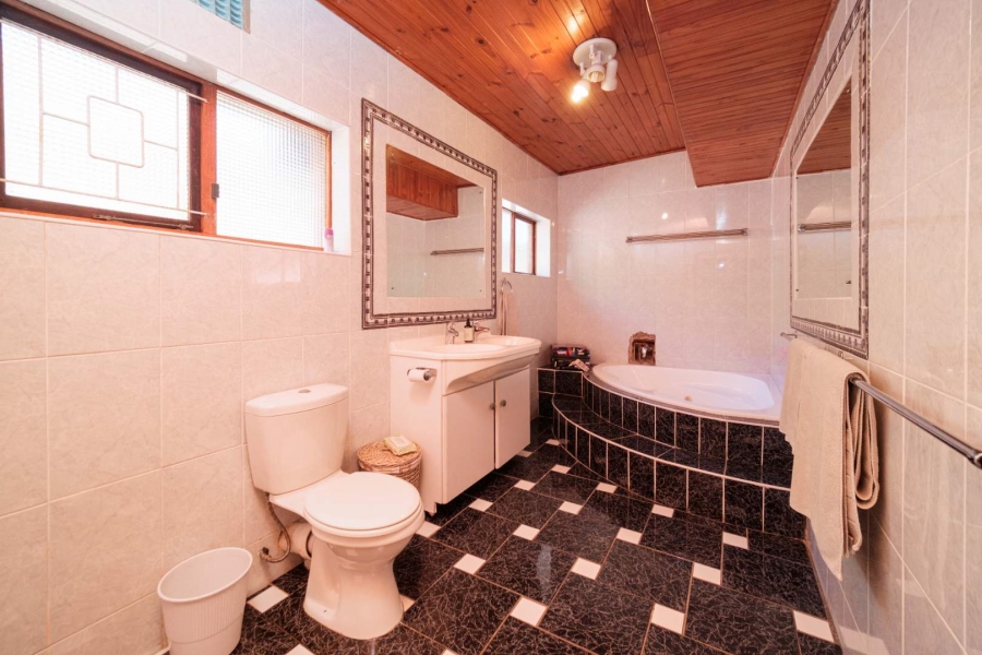 9 Bedroom Property for Sale in Waterfall KwaZulu-Natal