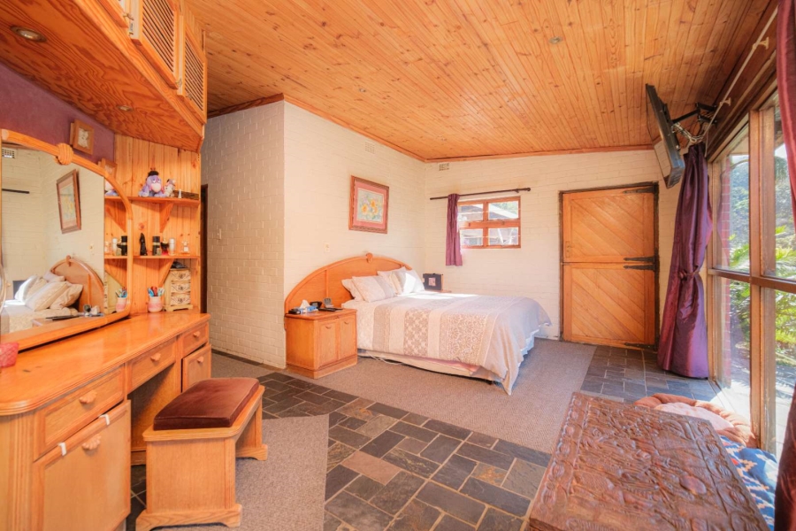 9 Bedroom Property for Sale in Waterfall KwaZulu-Natal