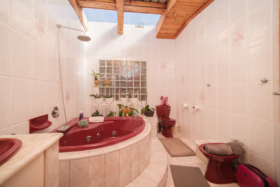 9 Bedroom Property for Sale in Waterfall KwaZulu-Natal