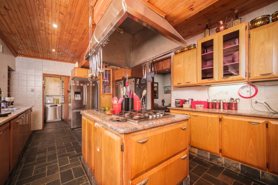 9 Bedroom Property for Sale in Waterfall KwaZulu-Natal