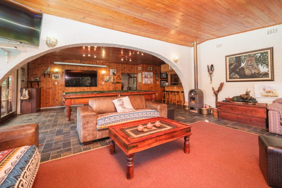 9 Bedroom Property for Sale in Waterfall KwaZulu-Natal