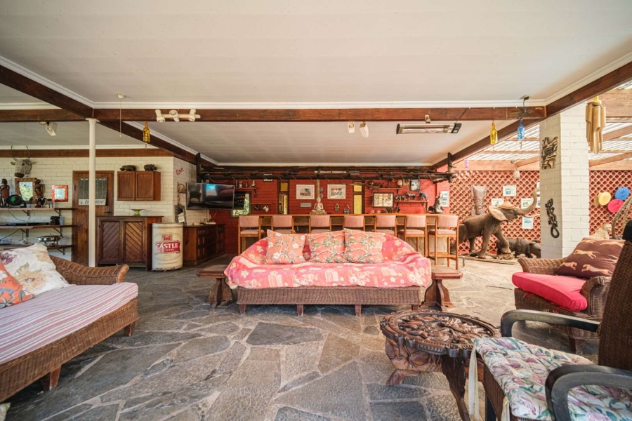 9 Bedroom Property for Sale in Waterfall KwaZulu-Natal