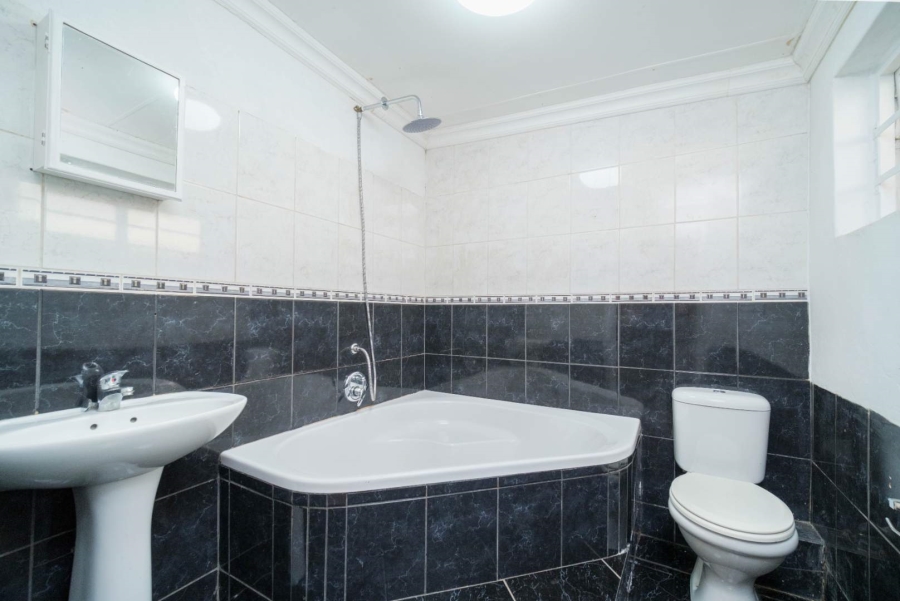 9 Bedroom Property for Sale in Waterfall KwaZulu-Natal