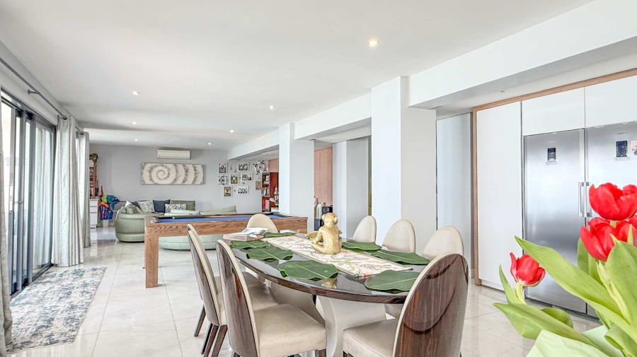 6 Bedroom Property for Sale in Tinley Manor KwaZulu-Natal