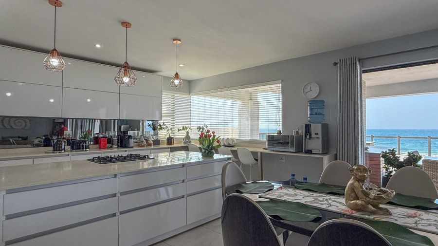 6 Bedroom Property for Sale in Tinley Manor KwaZulu-Natal