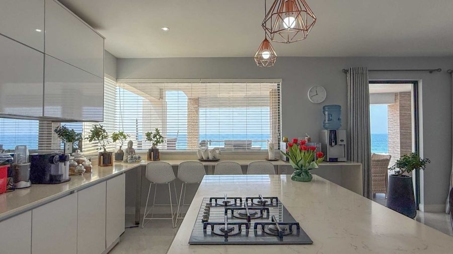 6 Bedroom Property for Sale in Tinley Manor KwaZulu-Natal