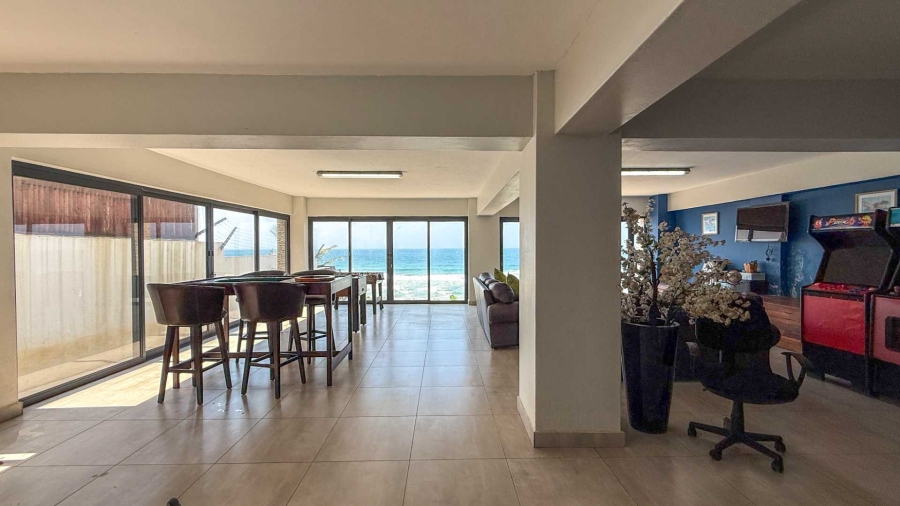 6 Bedroom Property for Sale in Tinley Manor KwaZulu-Natal