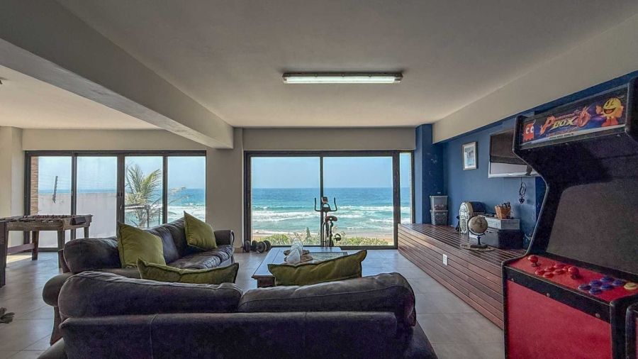 6 Bedroom Property for Sale in Tinley Manor KwaZulu-Natal