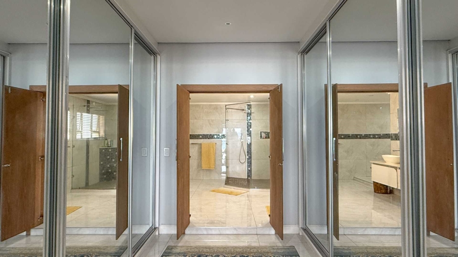 6 Bedroom Property for Sale in Tinley Manor KwaZulu-Natal