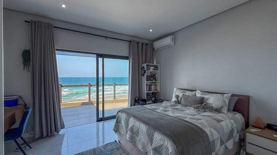 6 Bedroom Property for Sale in Tinley Manor KwaZulu-Natal