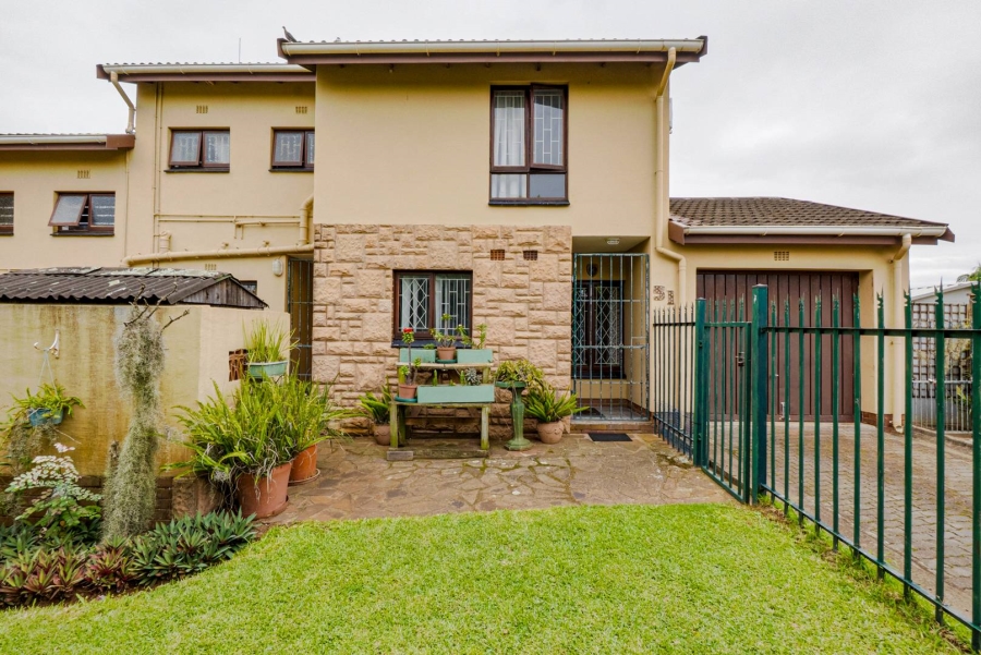 3 Bedroom Property for Sale in Amanzimtoti KwaZulu-Natal
