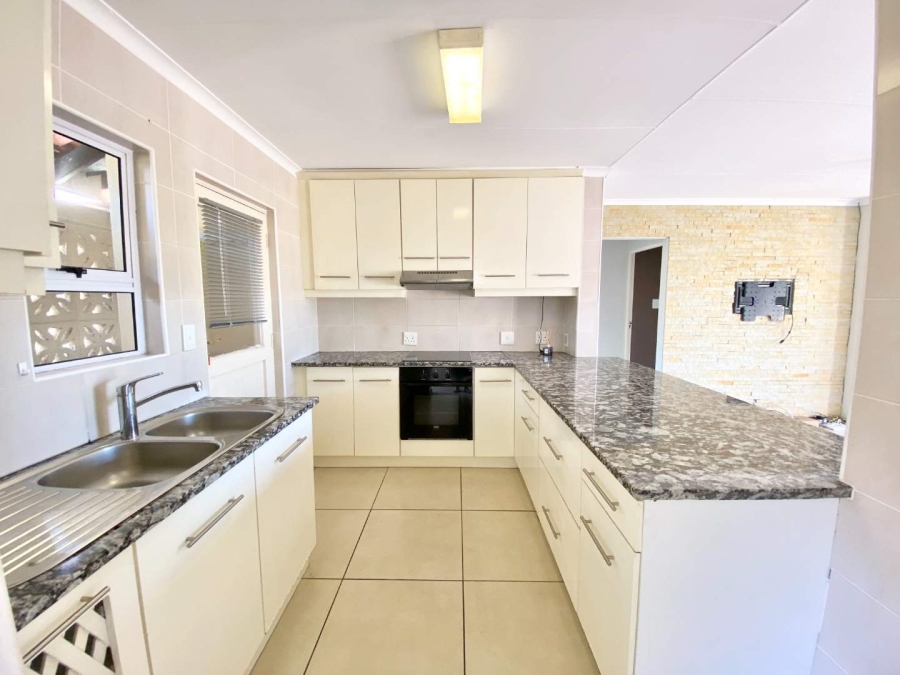 To Let 2 Bedroom Property for Rent in Durban North KwaZulu-Natal