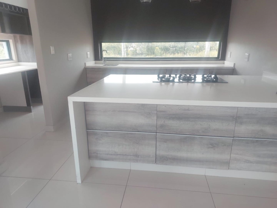 To Let 4 Bedroom Property for Rent in Palm Lakes Estate KwaZulu-Natal