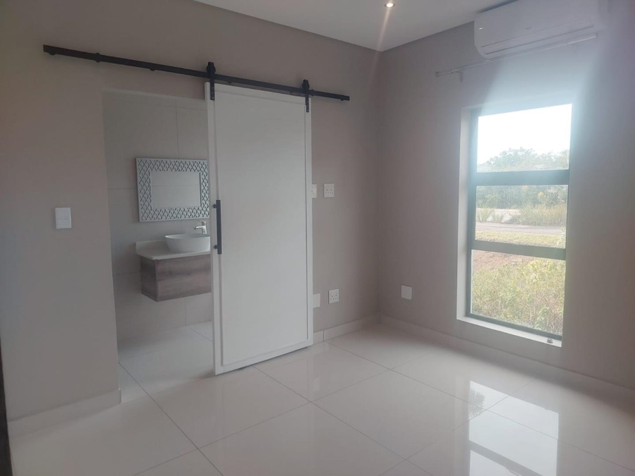 To Let 4 Bedroom Property for Rent in Palm Lakes Estate KwaZulu-Natal