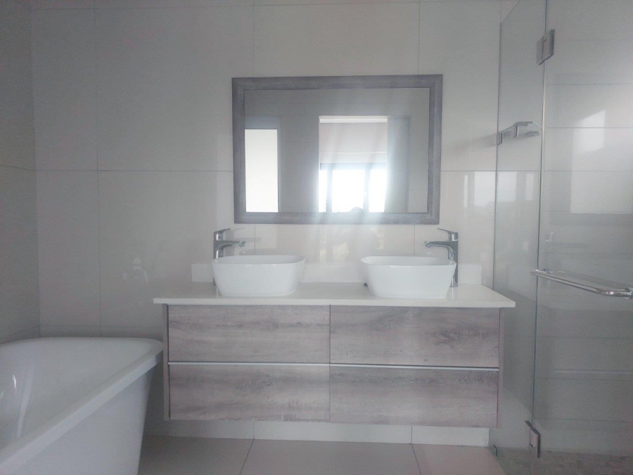 To Let 4 Bedroom Property for Rent in Palm Lakes Estate KwaZulu-Natal