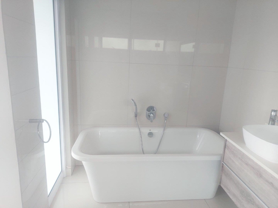 To Let 4 Bedroom Property for Rent in Palm Lakes Estate KwaZulu-Natal