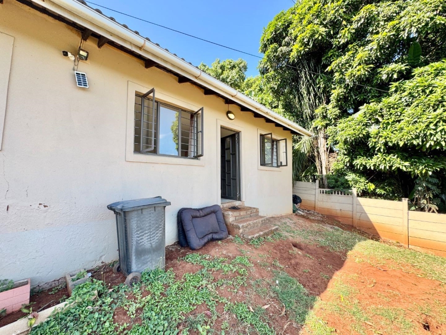 To Let 2 Bedroom Property for Rent in Glen Anil KwaZulu-Natal