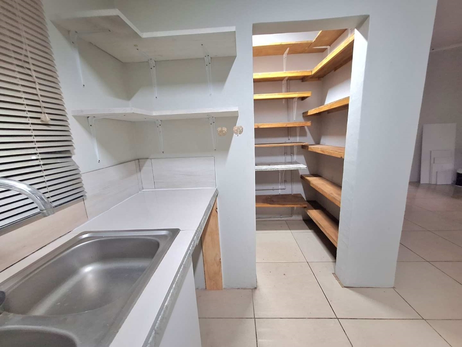 To Let 2 Bedroom Property for Rent in Belvedere KwaZulu-Natal