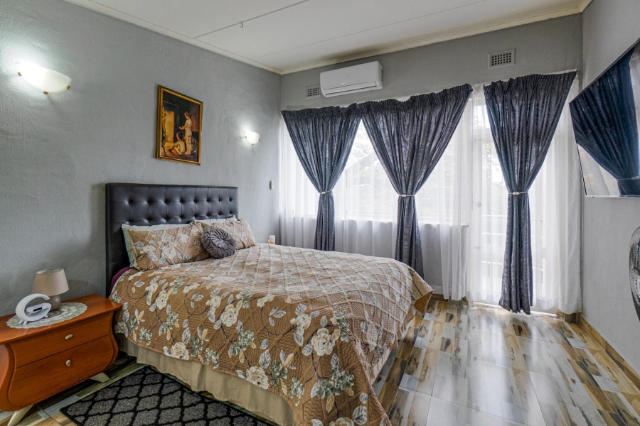 4 Bedroom Property for Sale in Amanzimtoti KwaZulu-Natal