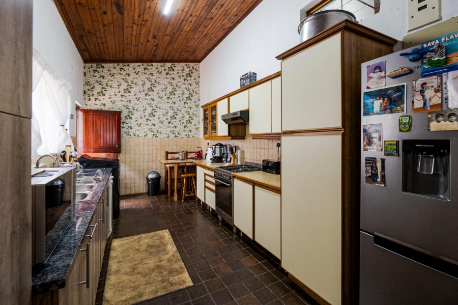 4 Bedroom Property for Sale in Amanzimtoti KwaZulu-Natal
