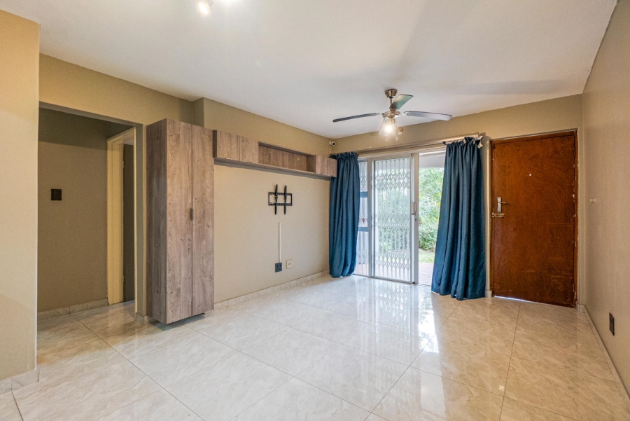 2 Bedroom Property for Sale in Amanzimtoti KwaZulu-Natal