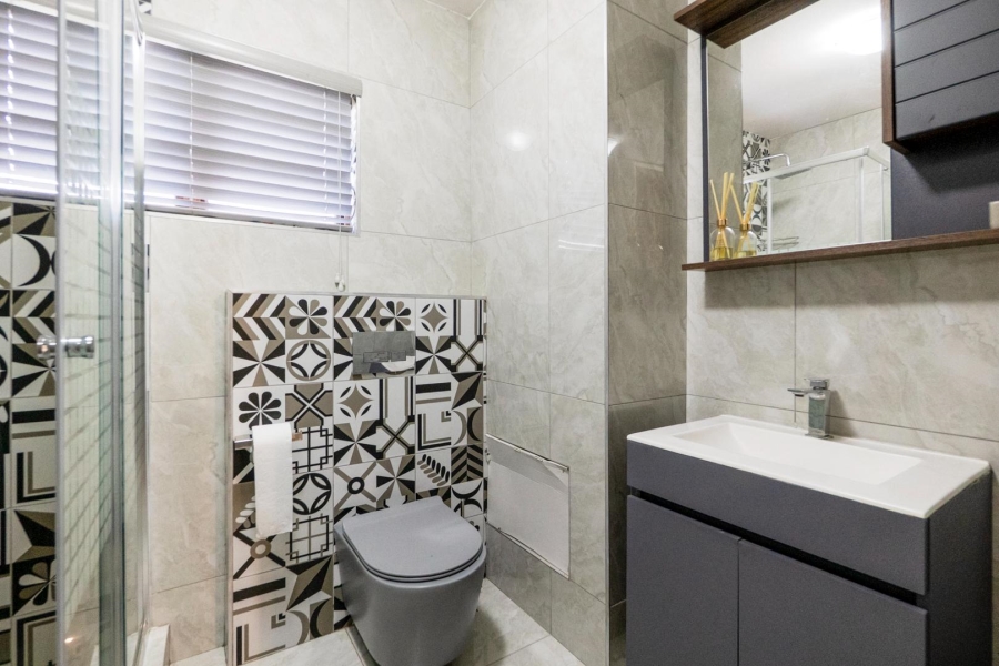 2 Bedroom Property for Sale in Amanzimtoti KwaZulu-Natal