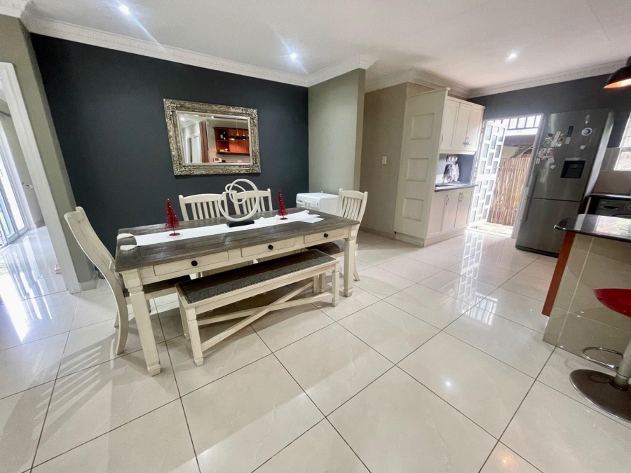 To Let 4 Bedroom Property for Rent in Somerset Park KwaZulu-Natal