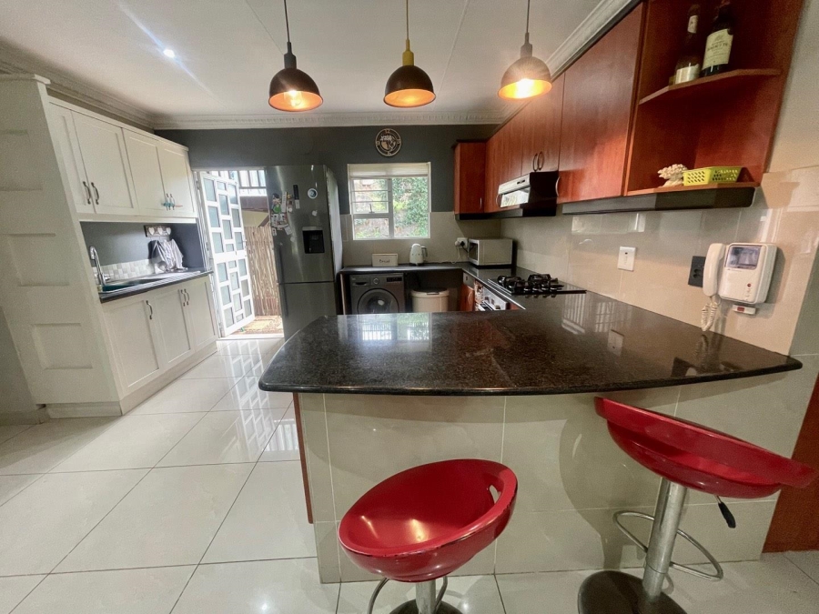 To Let 4 Bedroom Property for Rent in Somerset Park KwaZulu-Natal