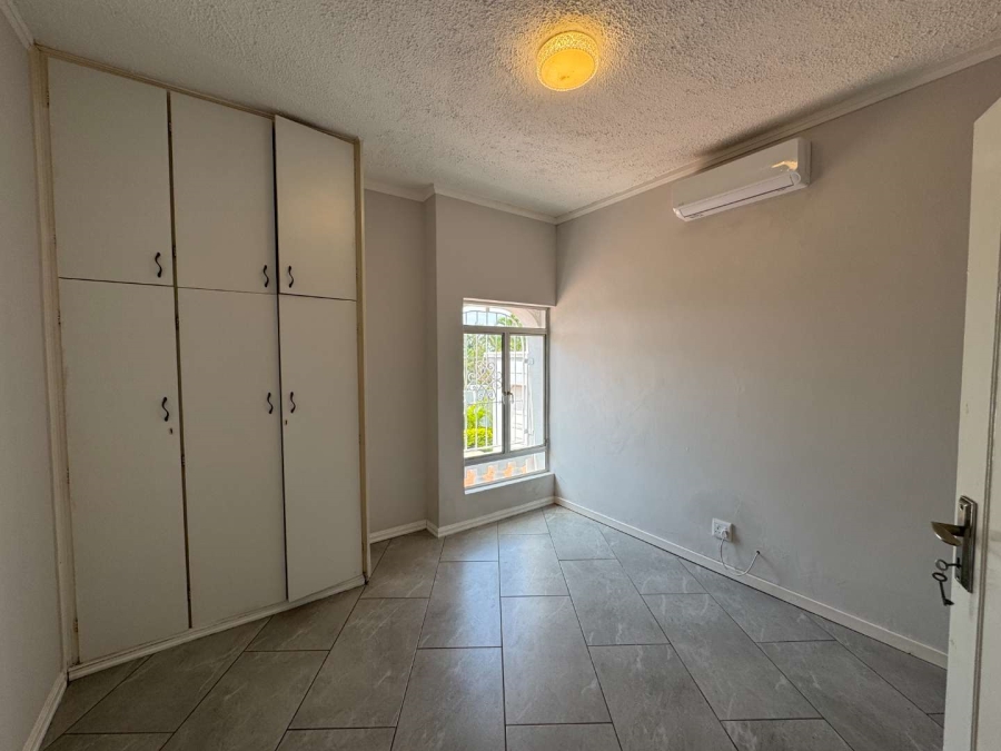 5 Bedroom Property for Sale in Umhlanga KwaZulu-Natal