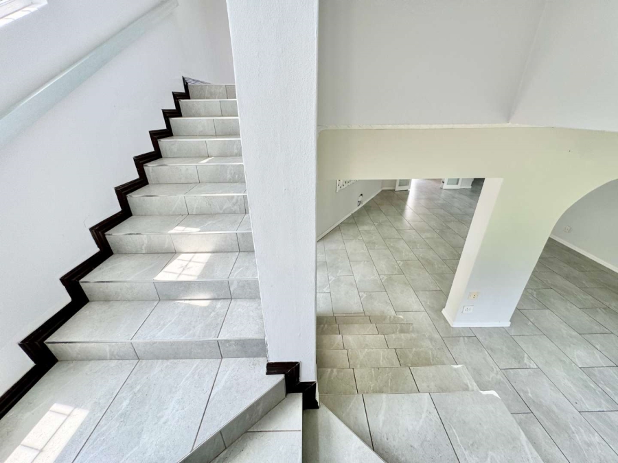 5 Bedroom Property for Sale in Umhlanga KwaZulu-Natal