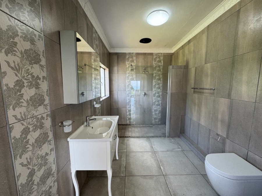 5 Bedroom Property for Sale in Umhlanga KwaZulu-Natal