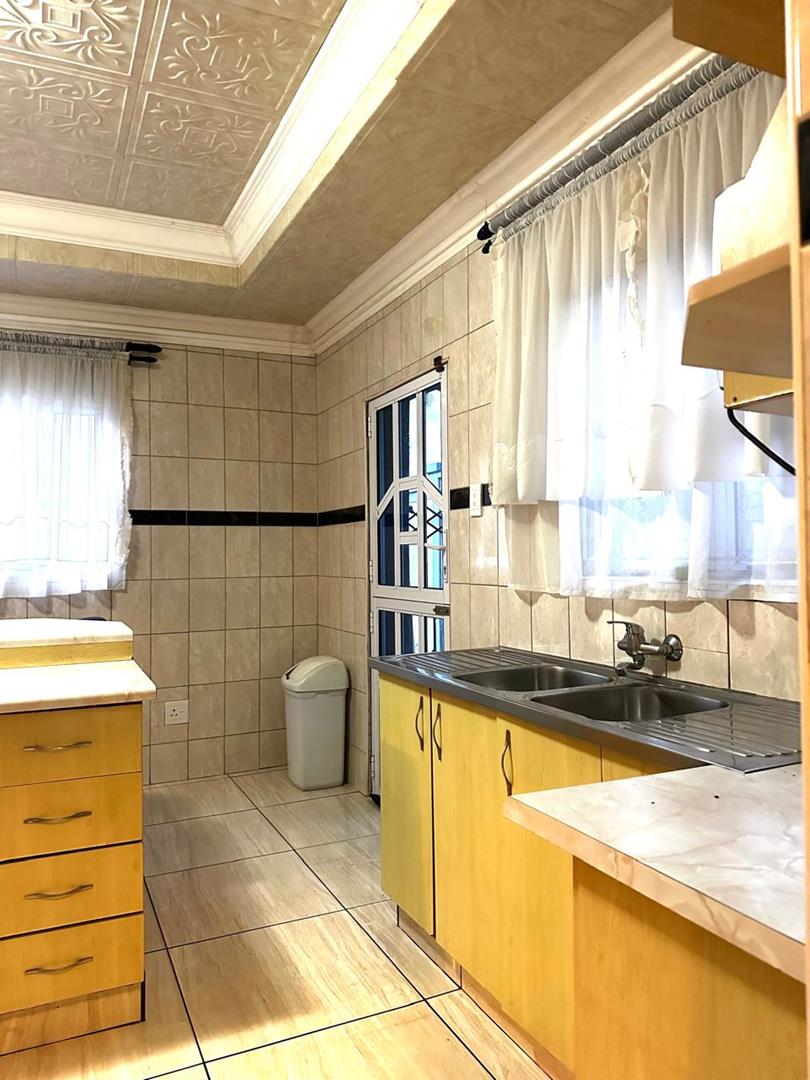 5 Bedroom Property for Sale in Brackenham KwaZulu-Natal