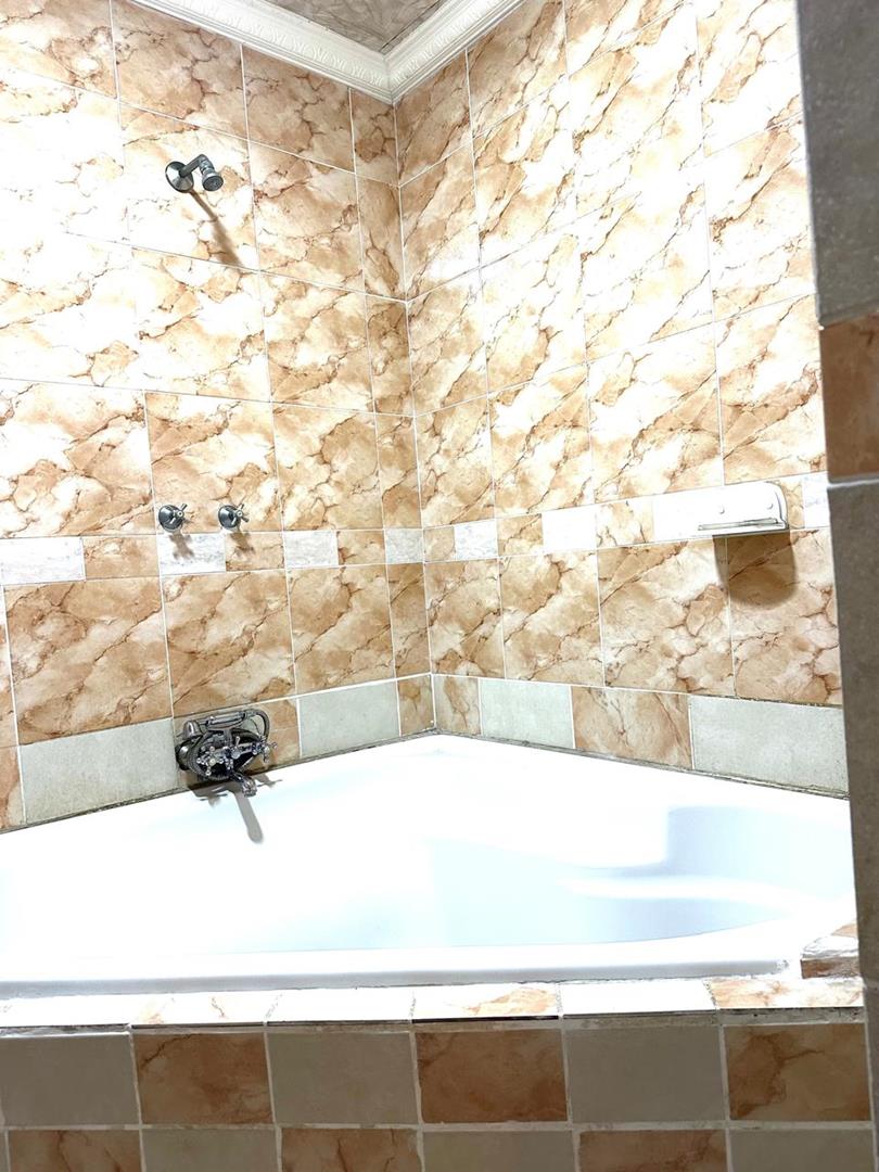 5 Bedroom Property for Sale in Brackenham KwaZulu-Natal