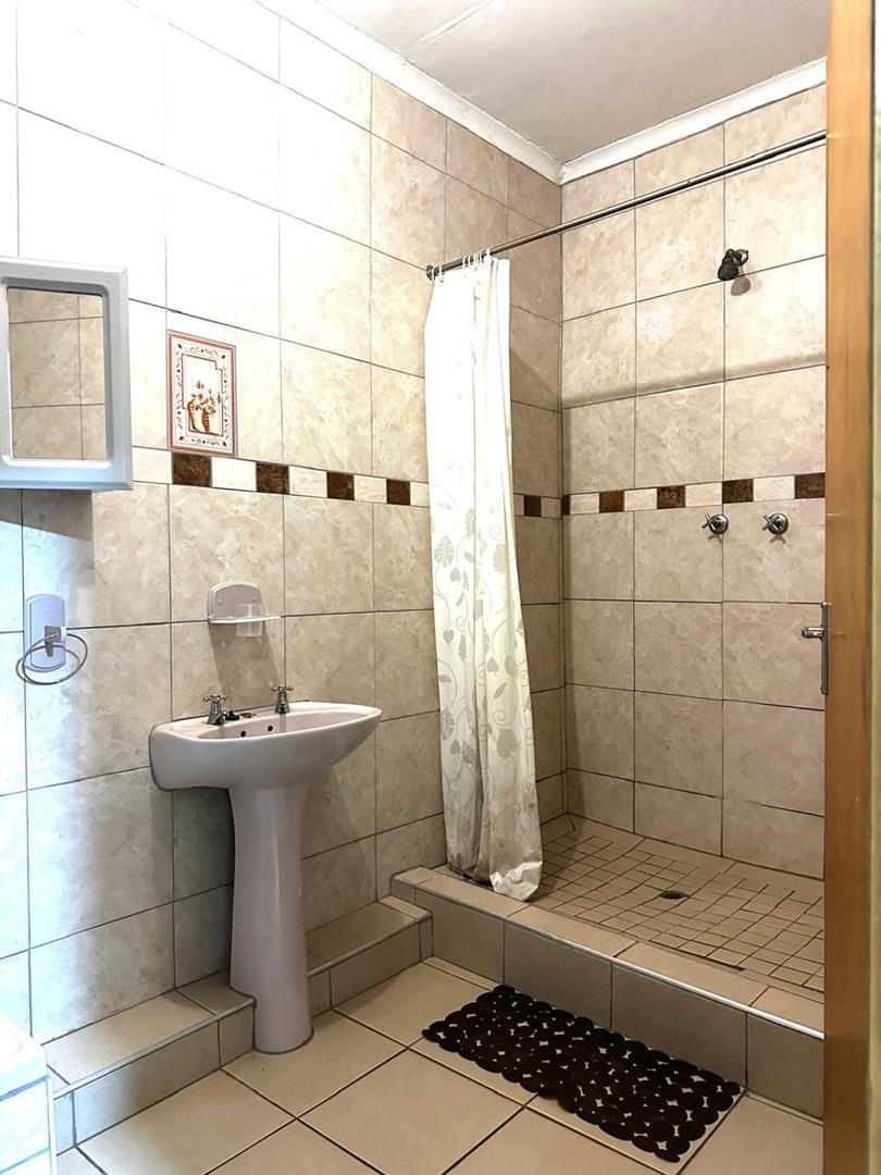 5 Bedroom Property for Sale in Brackenham KwaZulu-Natal