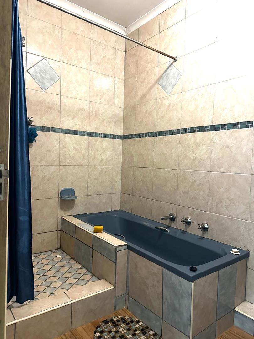 5 Bedroom Property for Sale in Brackenham KwaZulu-Natal