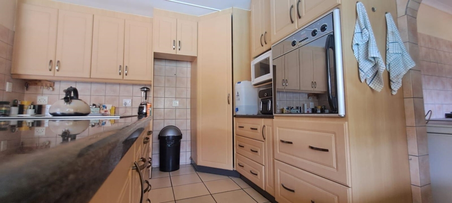5 Bedroom Property for Sale in Meer En See KwaZulu-Natal