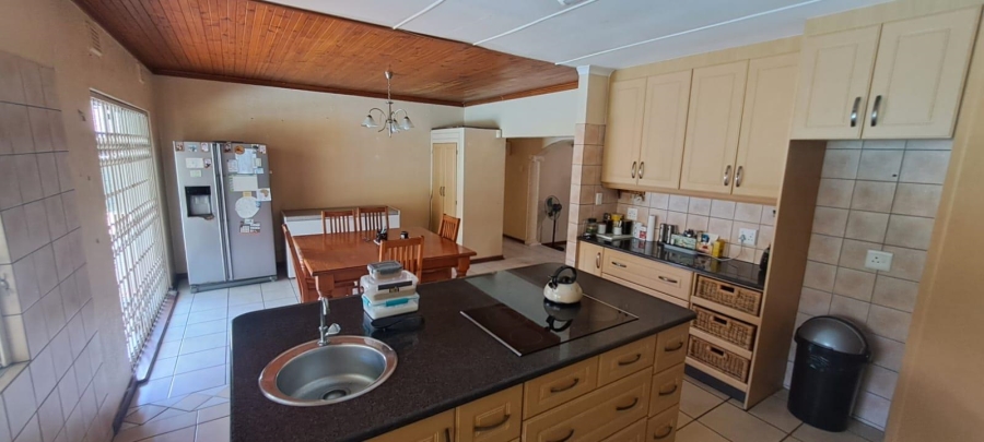 5 Bedroom Property for Sale in Meer En See KwaZulu-Natal